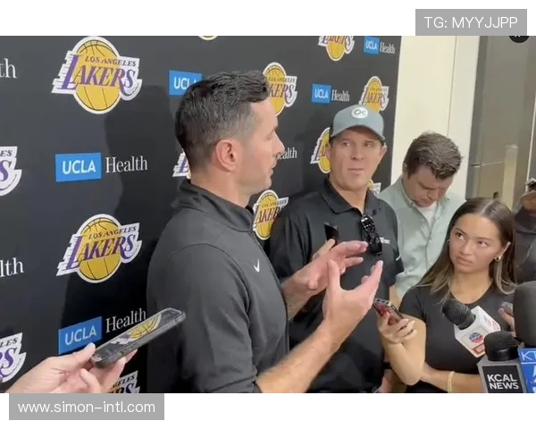 洛杉矶湖人迎强敌鏖战巅峰对决全场高能时刻引爆篮球盛宴