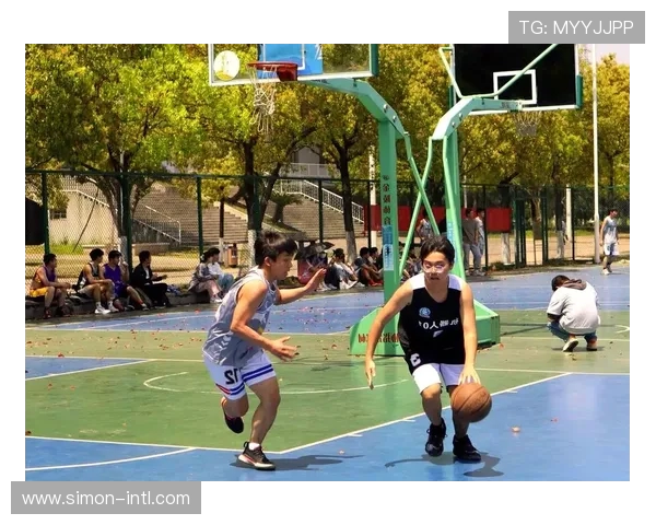 篮球点燃青春激情谱写团队合作与拼搏精神的新篇章 篮球点燃青春激情谱写团队合作与拼搏精神的新篇章