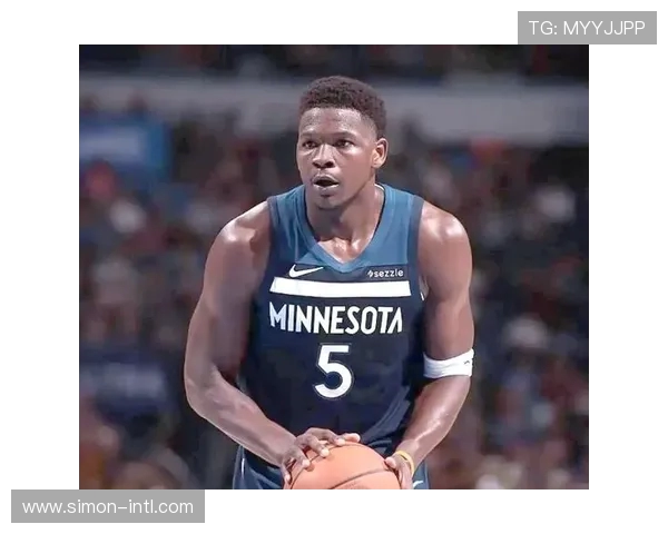 森林狼挑战雷霆 展现年轻球队激烈对抗与未来潜力